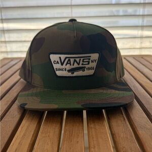 NWT Vans Camo Patch Snapback